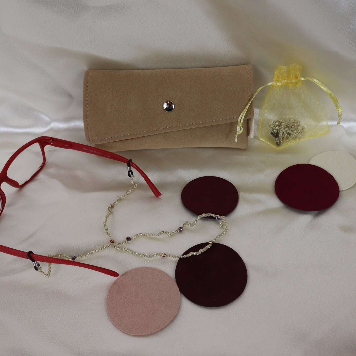 Portaocchiali con cordino