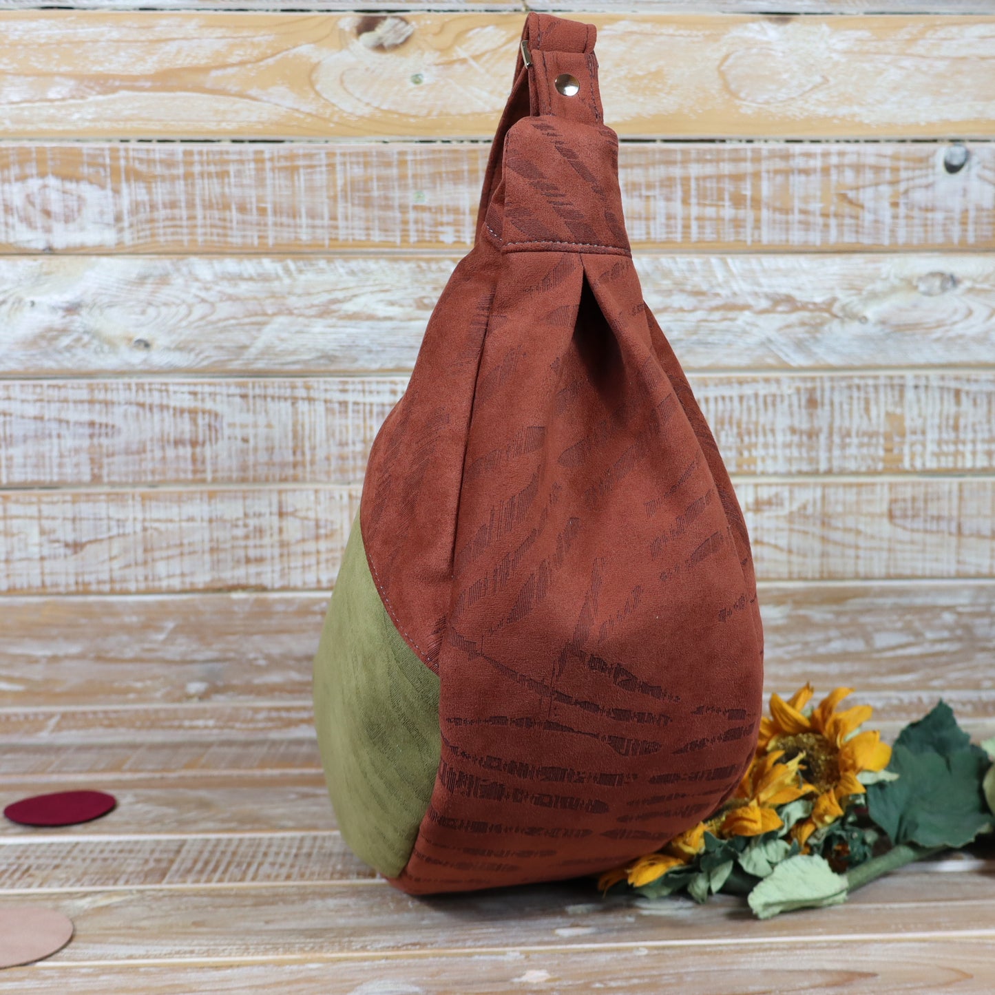 Hobo Bag bruciato con foglie stilizzate