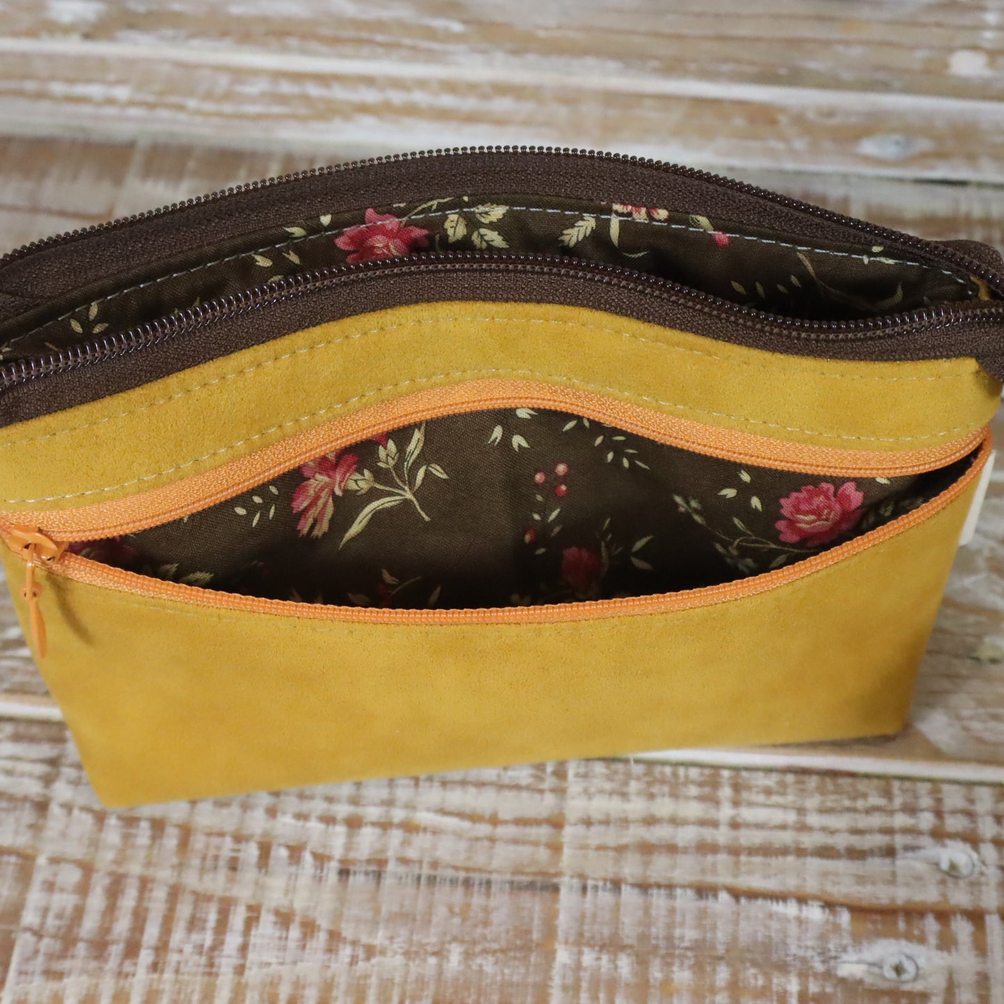 Portafoglio giallo ocra