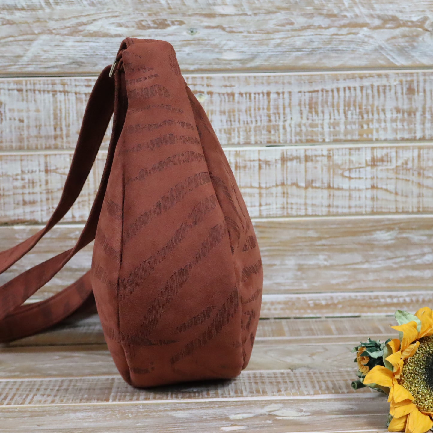 Luna  coccio foglie stilizzate