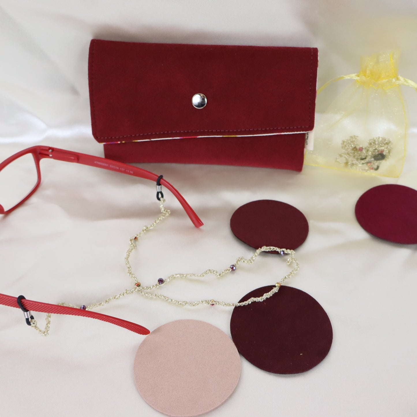 Portaocchiali con cordino