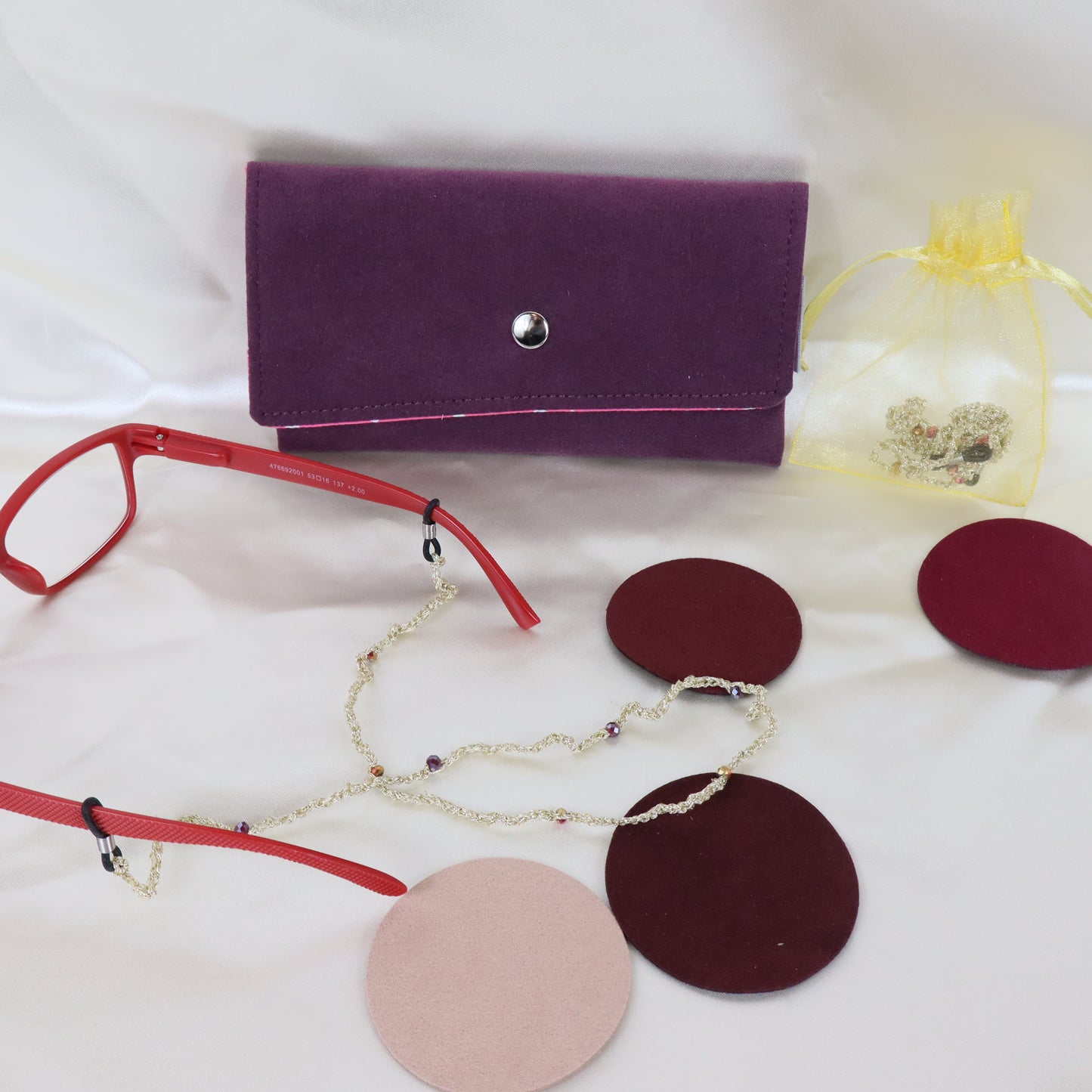 Portaocchiali con cordino