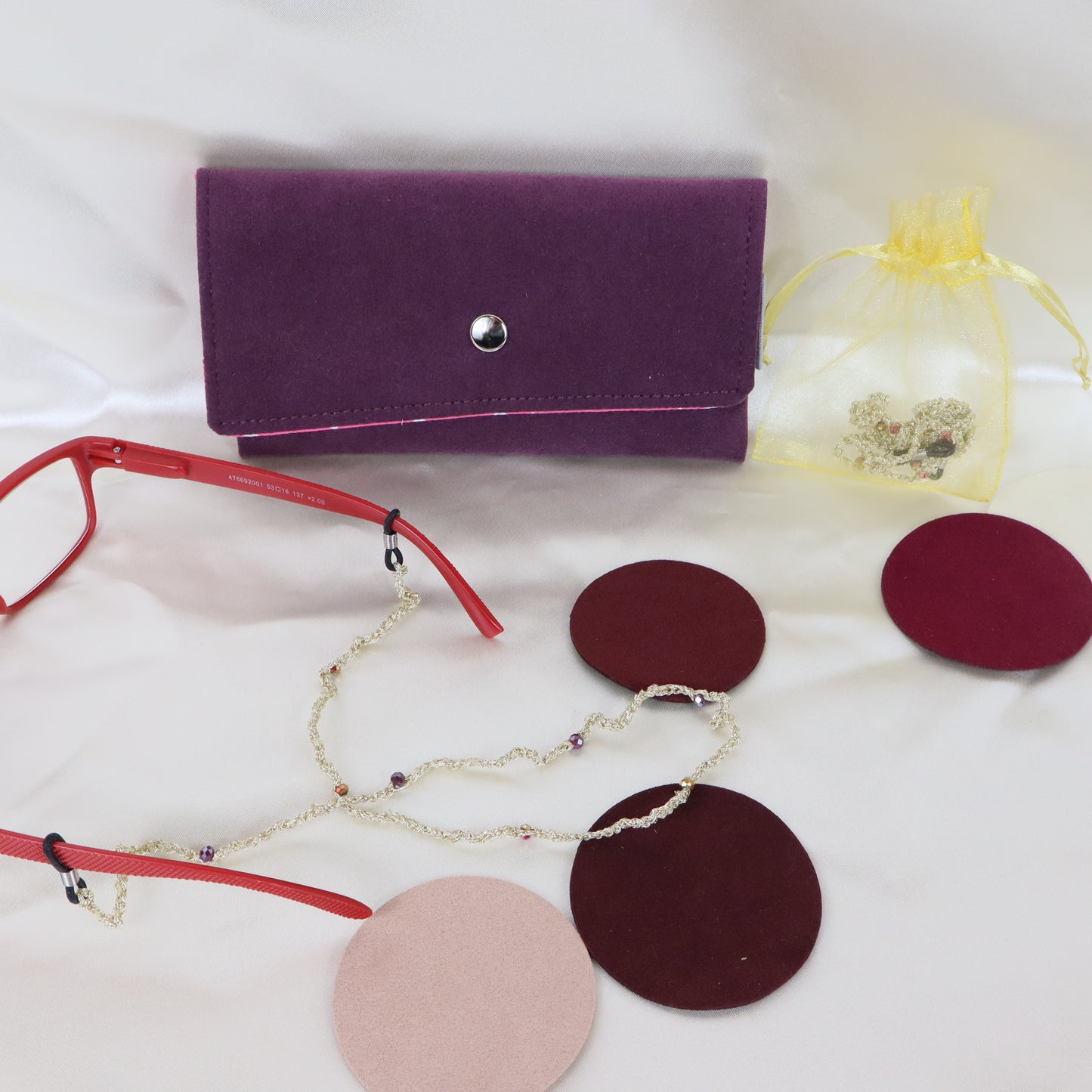 Portaocchiali con cordino