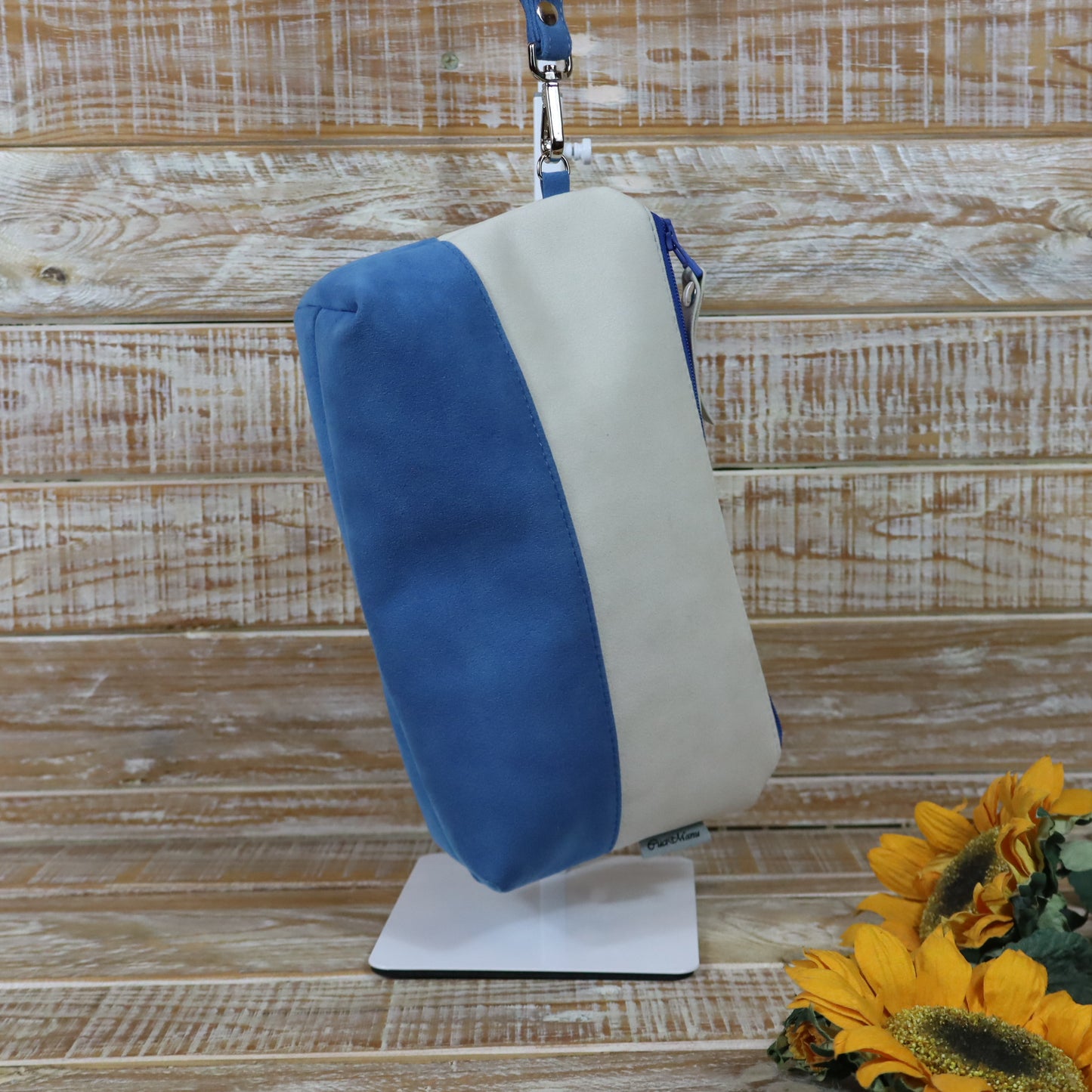 Pochette versatile azzurro bianco